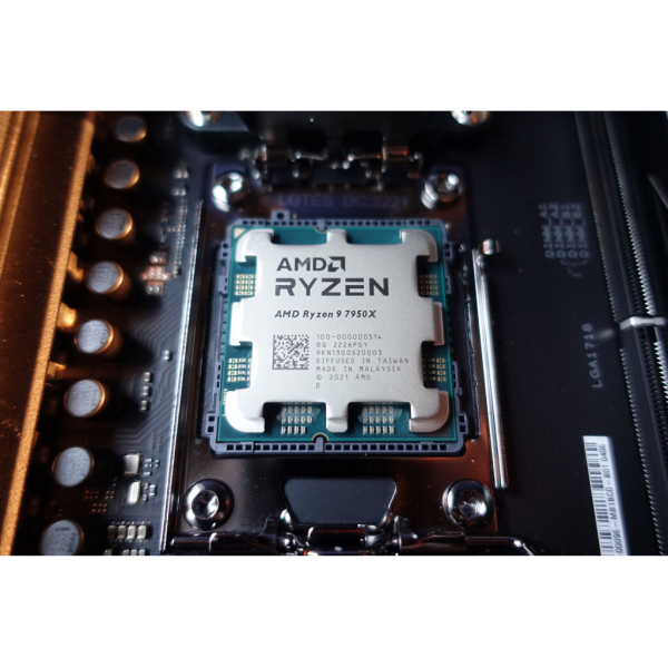 AMD RYZEN 9 7950X 16 Core, 4,50-5.70GHz, 80Mb Cache, 170W,  AM5 Soket, BOX (Kutulu) (Grafik Kart YOK, Fan YOK)